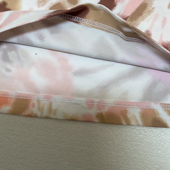 Lands End Long Sleeve Tye Dye Top. Various sizes. - Picture 6 of 8